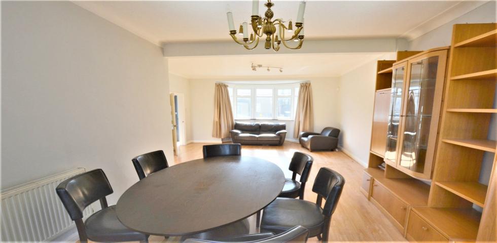 			3 Bedroom, 1 bath, 1 reception Semi-Detached House			 Park View Gardens , HENDON CENTRAL 