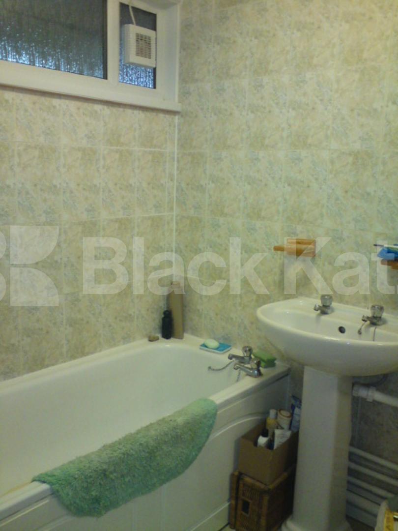 			BRAND NEW INSTRUCTION CLOSE TO TUBE..., 1 Bedroom, 1 bath, 1 reception Flat			 DURHAM ROAD, FINSBURY PARK