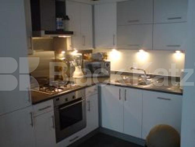 			2 Bedroom, 1 bath, 1 reception Flat			 Santuary Street, Borough