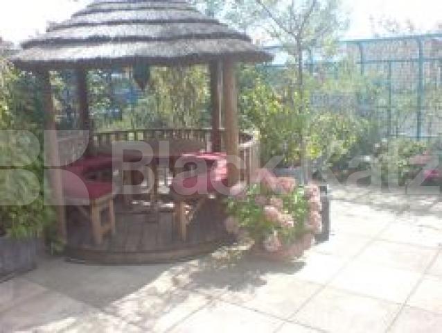 			Must be seen, 2 Bedroom, 1 bath, 1 reception Flat			 Cromer Street, KINGS CROSS