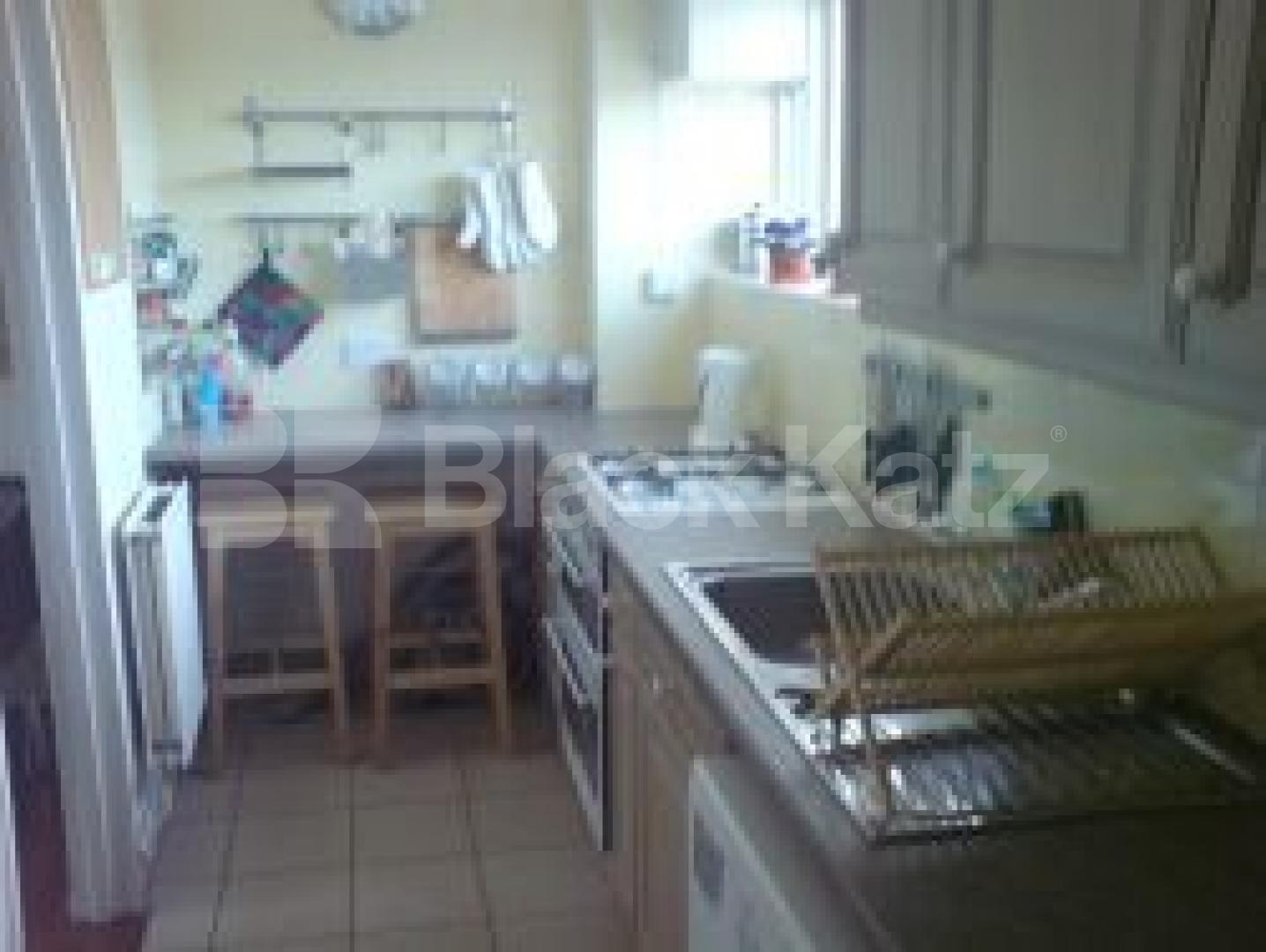 			Must be seen, 2 Bedroom, 1 bath, 1 reception Flat			 Cromer Street, Kings Cross