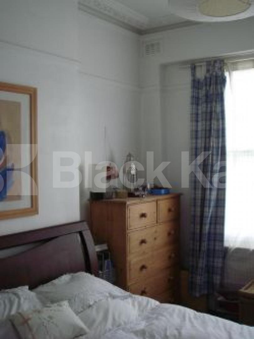 			MUST SEE !!!!!!!, 1 Bedroom, 1 bath, 1 reception Flat			 Dagmar Road, STROUD GREEN