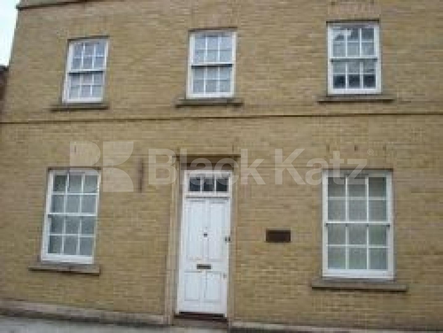 			BEAUTIFUL HOUSE, GREAT VALUE, PERFECT LOCATION!!!, 3 Bedroom, 1 bath, 1 reception Semi-Detached House			 Florence Sreet, Islington/Angel