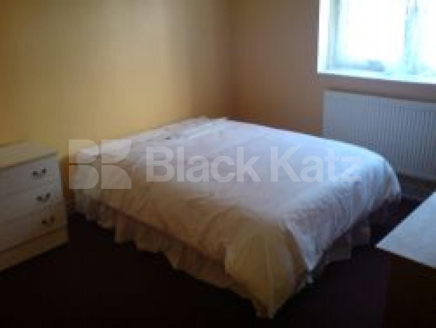 			New Instruction, 3 Bedroom, 1 bath, 1 reception Ground Floor Maisonette			 Augustus Street, CAMDEN NW1