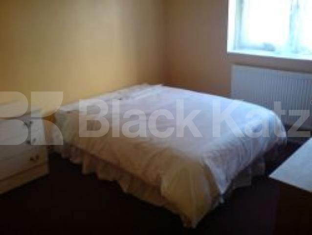 			New Instruction, 3 Bedroom, 1 bath, 1 reception Ground Floor Maisonette			 Augustus Street, CAMDEN NW1