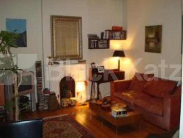 			MUST SEE !!!!!!!, 2 Bedroom, 1 bath, 1 reception Flat			 Highbury Hill, Highbury