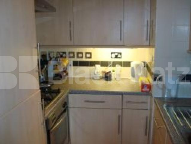 			NEW INSTRUCTION, 3 Bedroom, 1 bath, 1 reception Ground Floor Flat			 Bridport Place, ISLINGTON