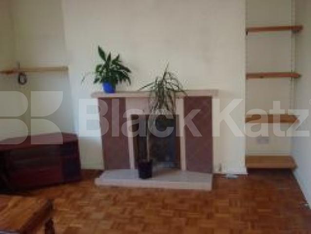 			NEW INSTRUCTION, 2 Bedroom, 1 bath, 1 reception Flat			 Grenway Close, Clissold Park