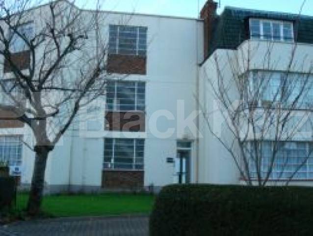 			NEW INSTRUCTION, 2 Bedroom, 1 bath, 1 reception Flat			 Grenway Close, Clissold Park