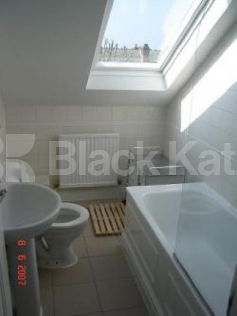 			3 Bedroom, 1 bath, 1 reception Flat			 Queens Avenue, MUSWELL HILL N10