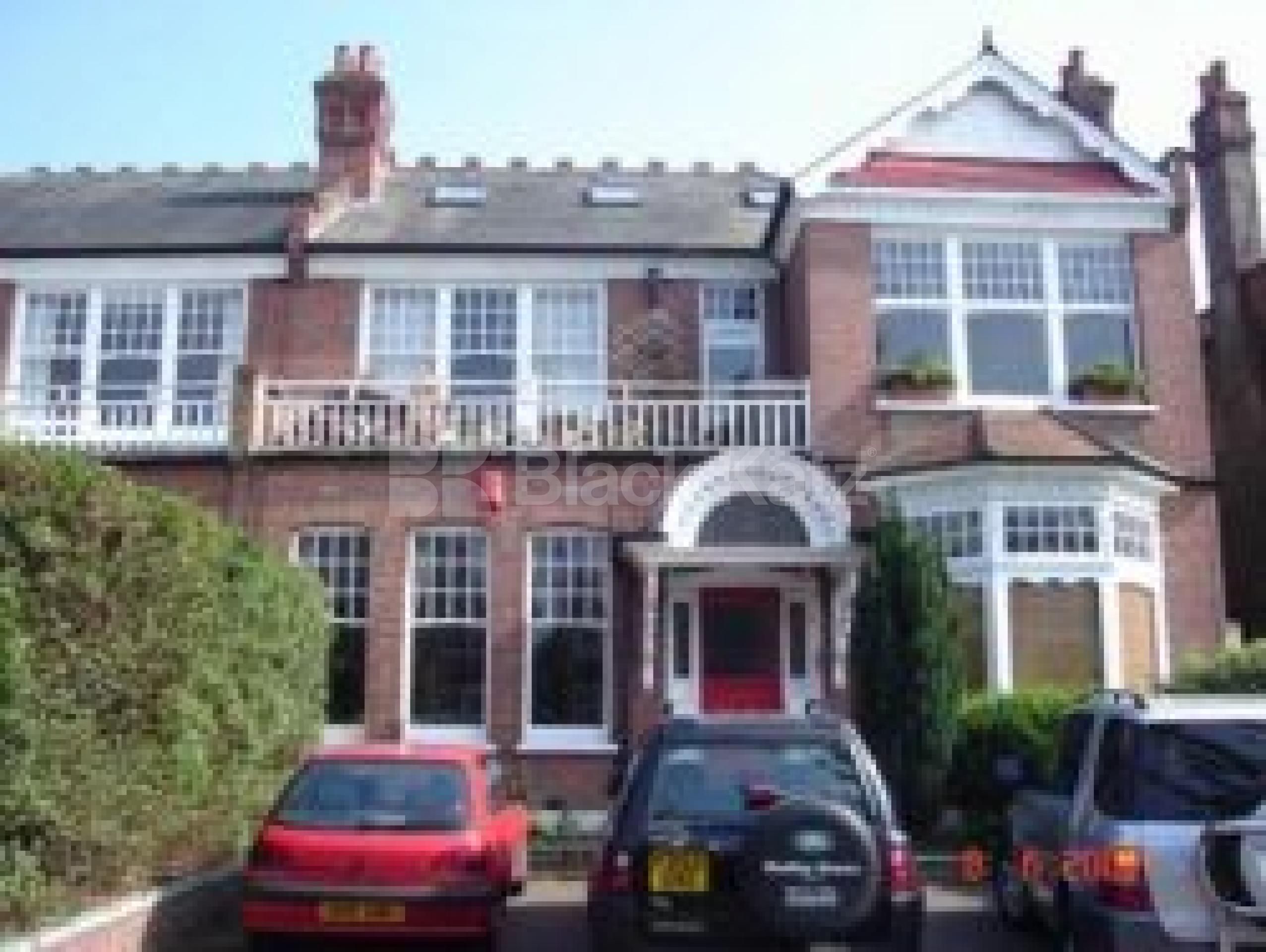 			3 Bedroom, 1 bath, 1 reception Flat			 Queens Avenue, MUSWELL HILL N10 N10