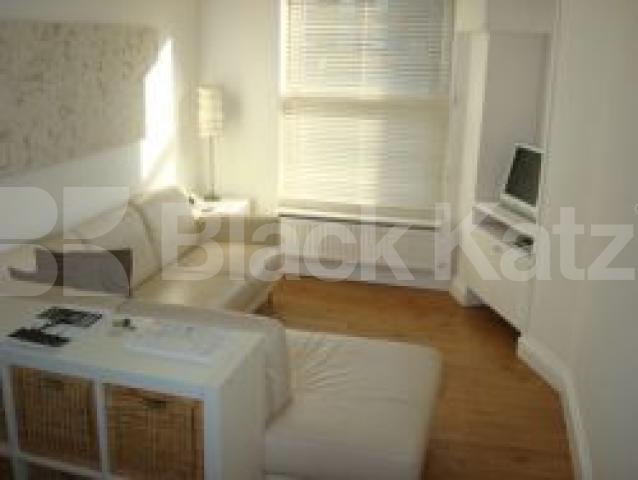 			New Instruction, 1 Bedroom, 1 bath, 1 reception Flat			 Liverpool Road, ISLINGTON