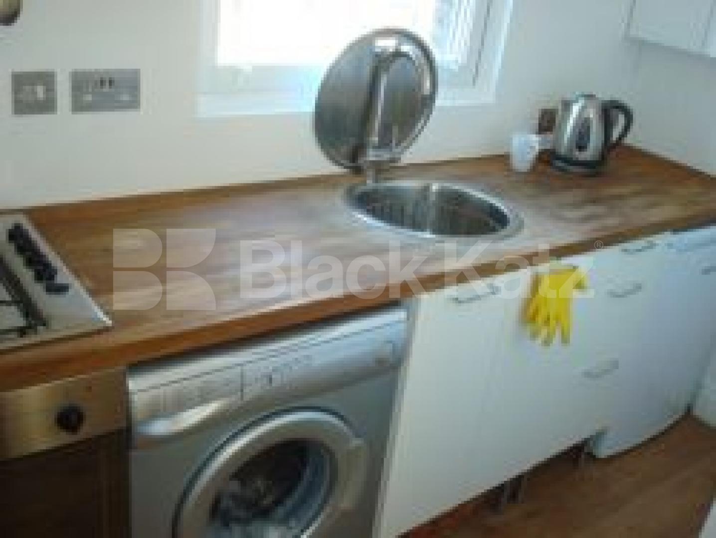 			New Instruction, 1 Bedroom, 1 bath, 1 reception Flat			 Liverpool Road, ISLINGTON