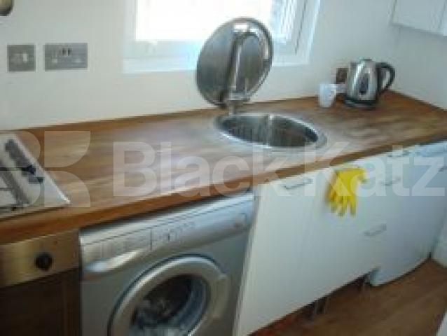 			New Instruction, 1 Bedroom, 1 bath, 1 reception Flat			 Liverpool Road, ISLINGTON