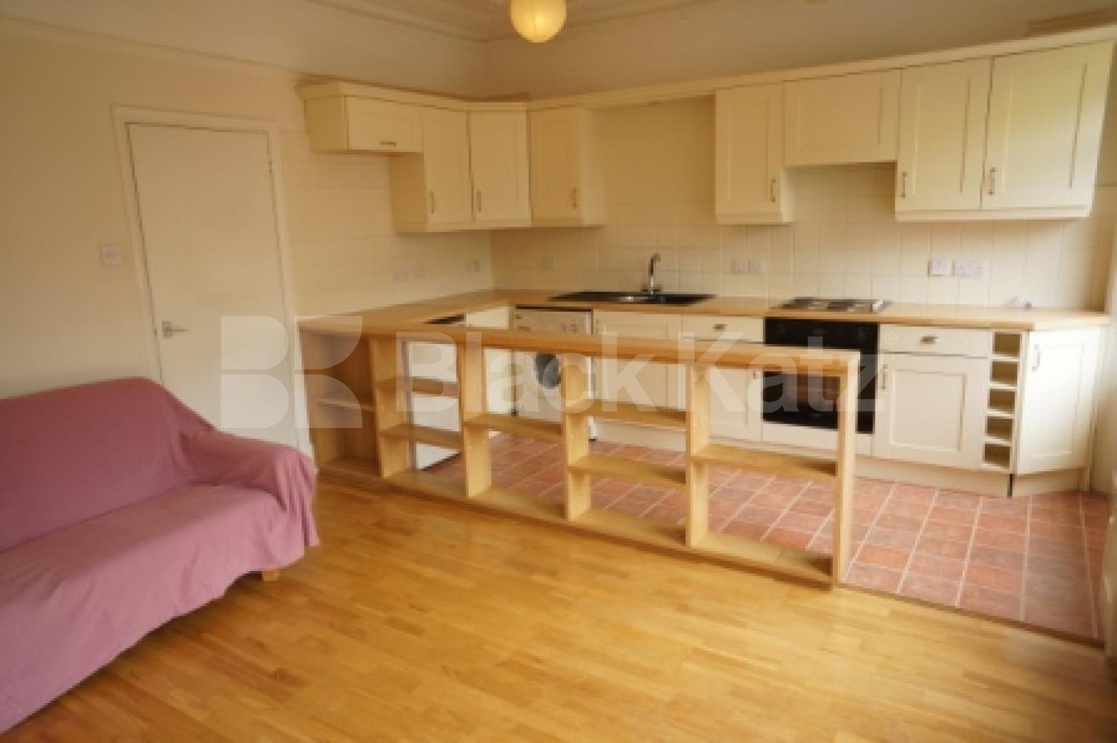 			LOVELY TWO DOUBLE BEDROOM FLAT!, 2 Bedroom, 1 bath, 1 reception Flat			 Nelson Road, CROUCH END