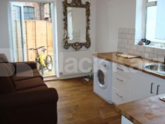 			2 Bedroom, 1 bath, 1 reception Flat			 Grove Road, Seven Sisters