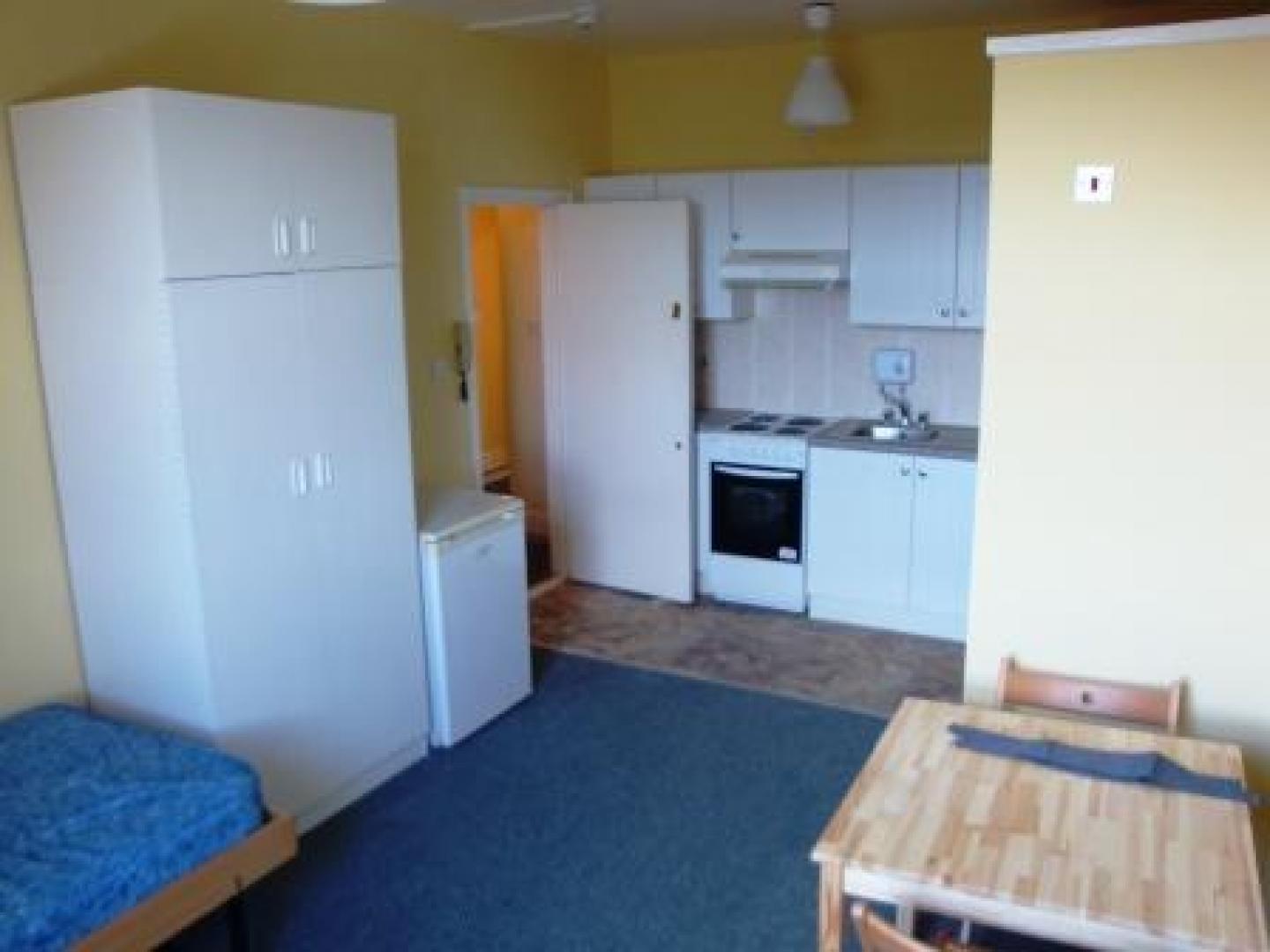 			Studio Apartment, 1 bath, 1 reception Studio			 West End Lane, WEST HAMPSTEAD