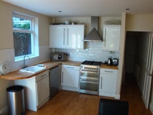 			2 Bedroom, 1 bath, 1 reception Flat			 Elm Park Road, FINCHLEY CENTRAL