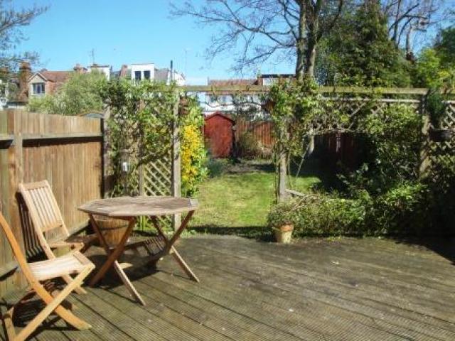 			2 Bedroom, 1 bath, 1 reception Flat			 Elm Park Road, FINCHLEY CENTRAL