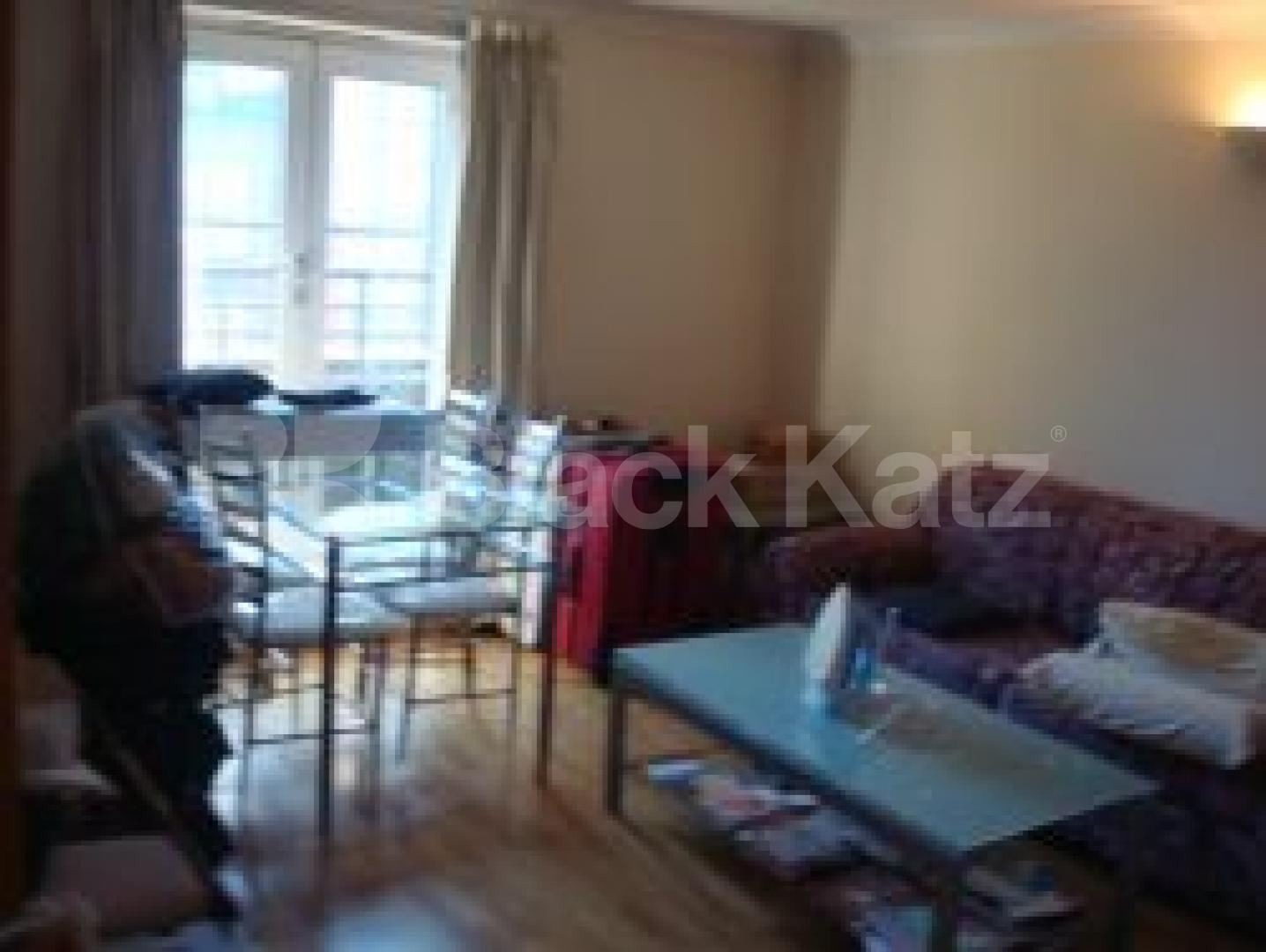 			LOCATION LOCATION LOCATION !!!, 2 Bedroom, 1 bath, 1 reception Flat			 Essex Road, ANGEL