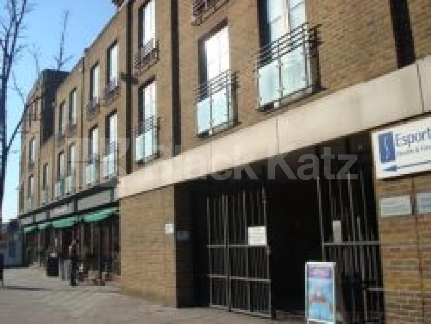 			LOCATION LOCATION LOCATION !!!, 2 Bedroom, 1 bath, 1 reception Flat			 Essex Road, ANGEL