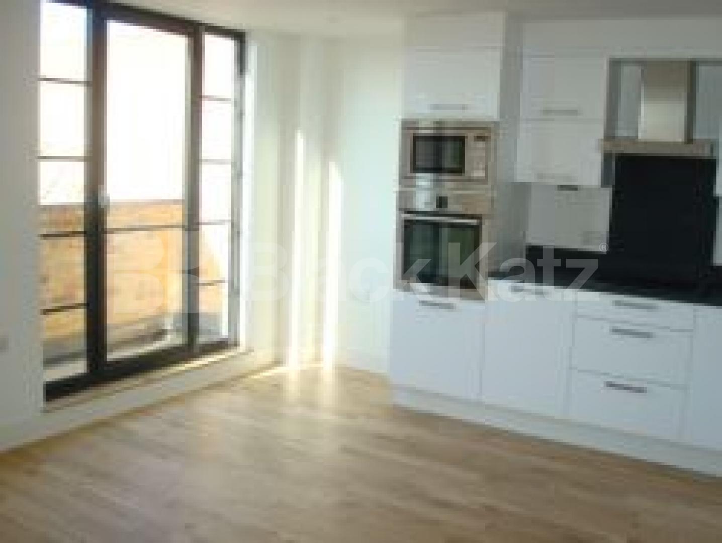 			NEW INSTRUCTION & MUST SEE !!!!, 2 Bedroom, 1 bath, 1 reception Flat			 York way, Camden/Islington borders