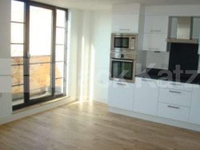 			NEW INSTRUCTION & MUST SEE !!!!, 2 Bedroom, 1 bath, 1 reception Flat			 York way, Camden/Islington borders