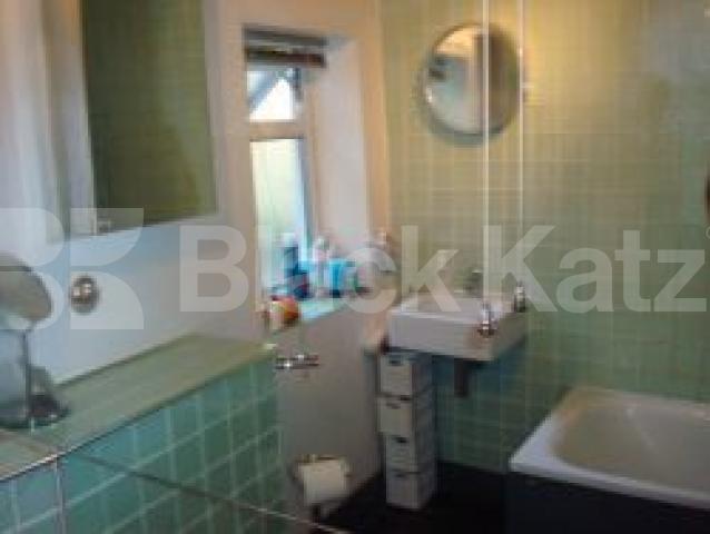 			NEW INSTRUCTION, 2 Bedroom, 1 bath, 1 reception Ground Floor Flat			 Neville Road, Stoke Newington