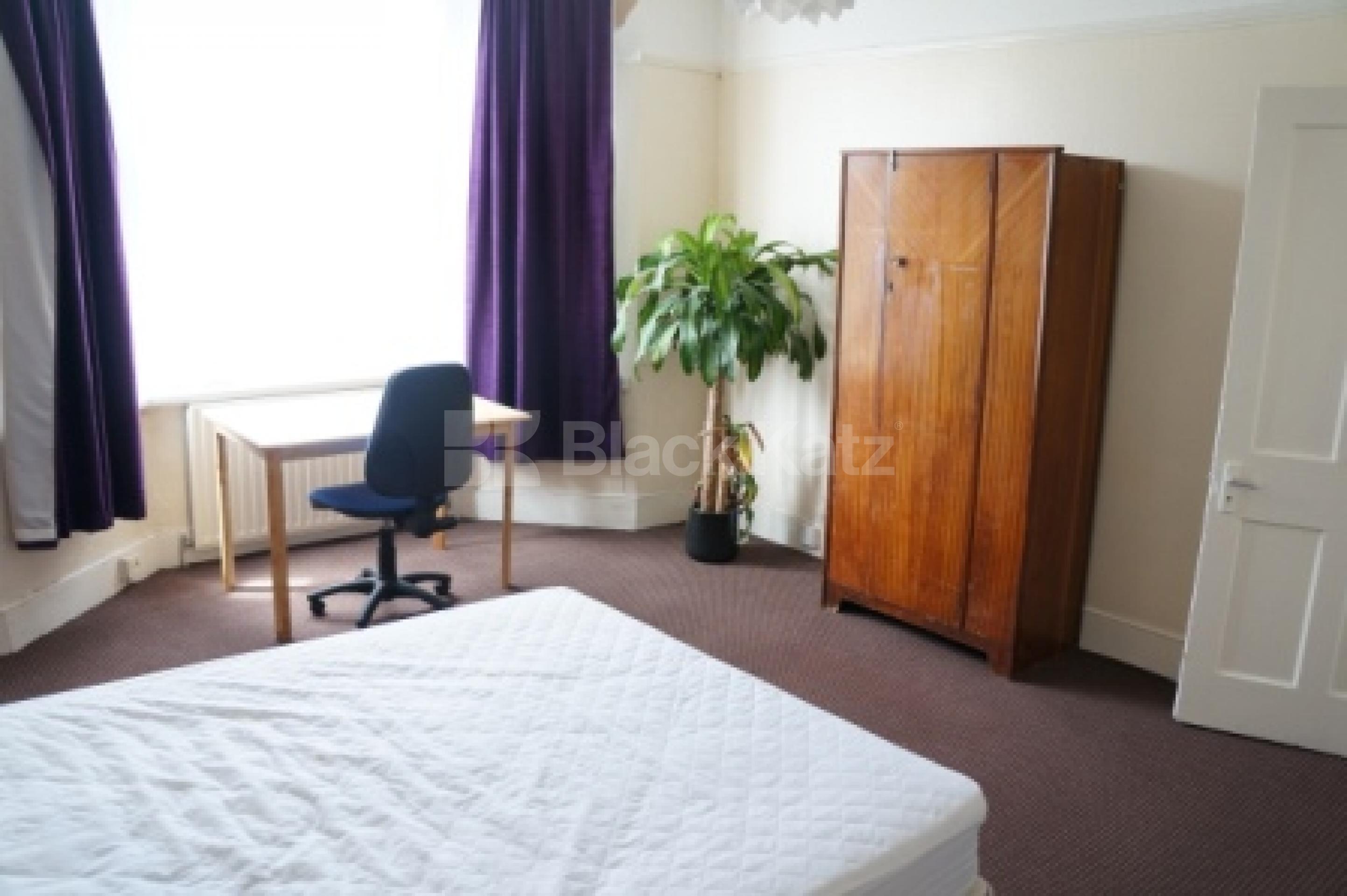 			2 Bedroom, 1 bath, 1 reception Flat			 Pembroke Road, Muswell Hill N10