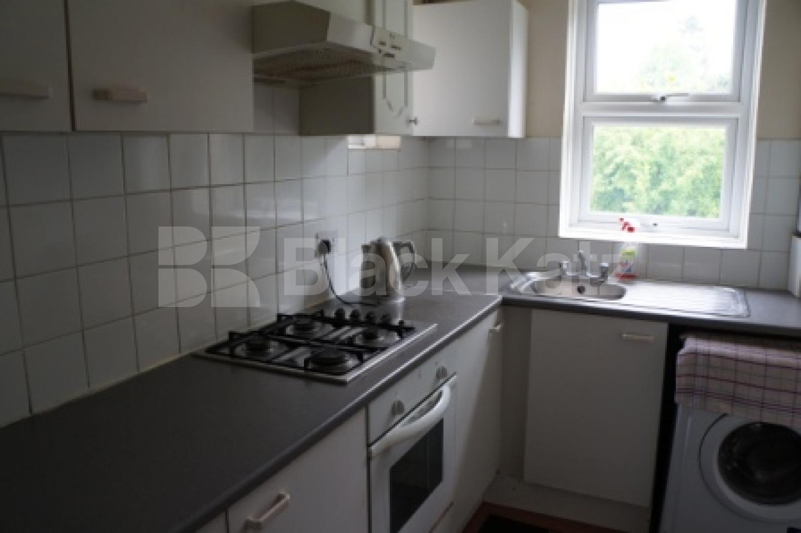 			2 Bedroom, 1 bath, 1 reception Flat			 Pembroke Road, Muswell Hill