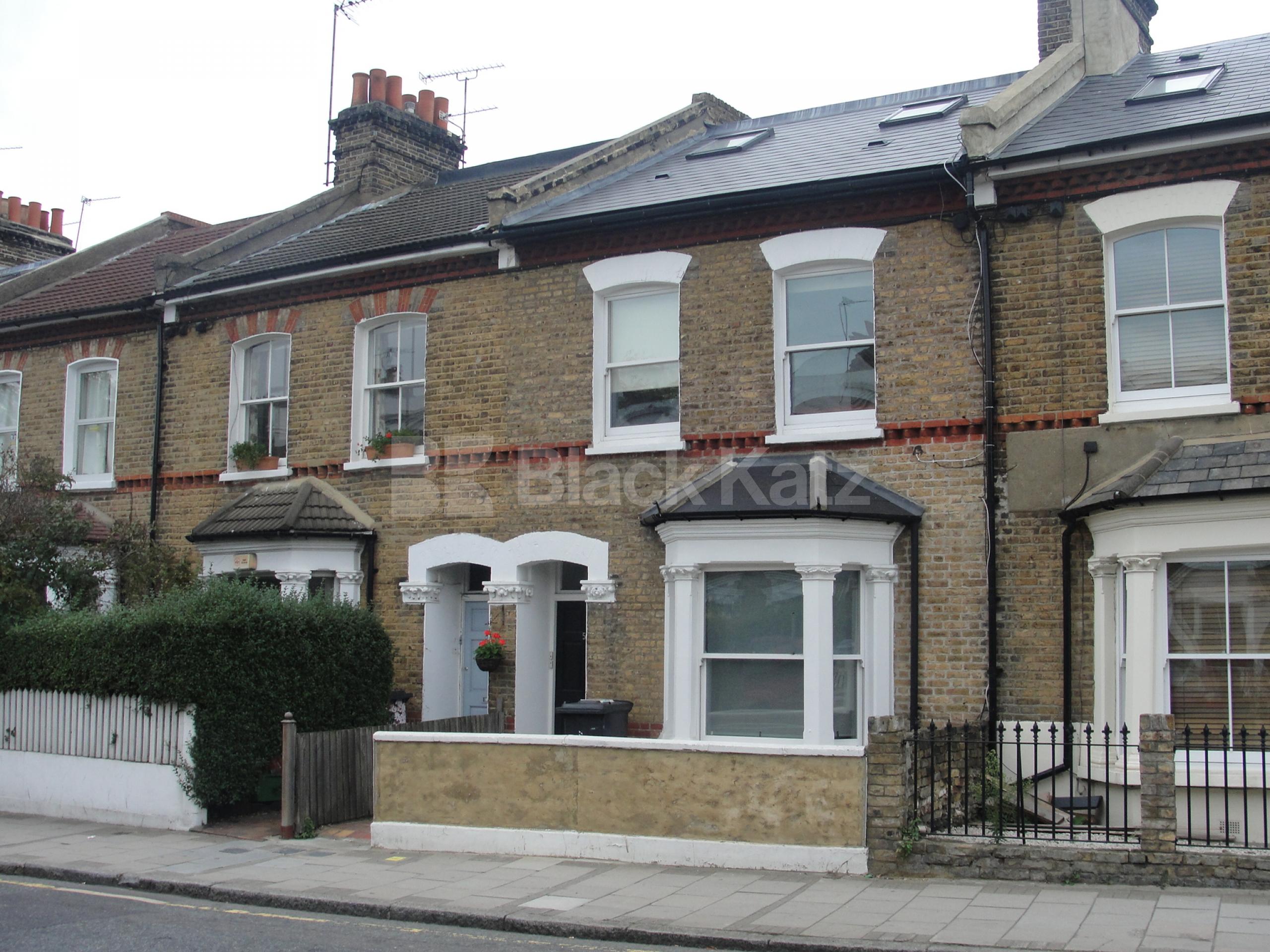 			LET, 3 Bedroom, 1 bath, 1 reception Flat			 North Street, Clapham Old Town SW4