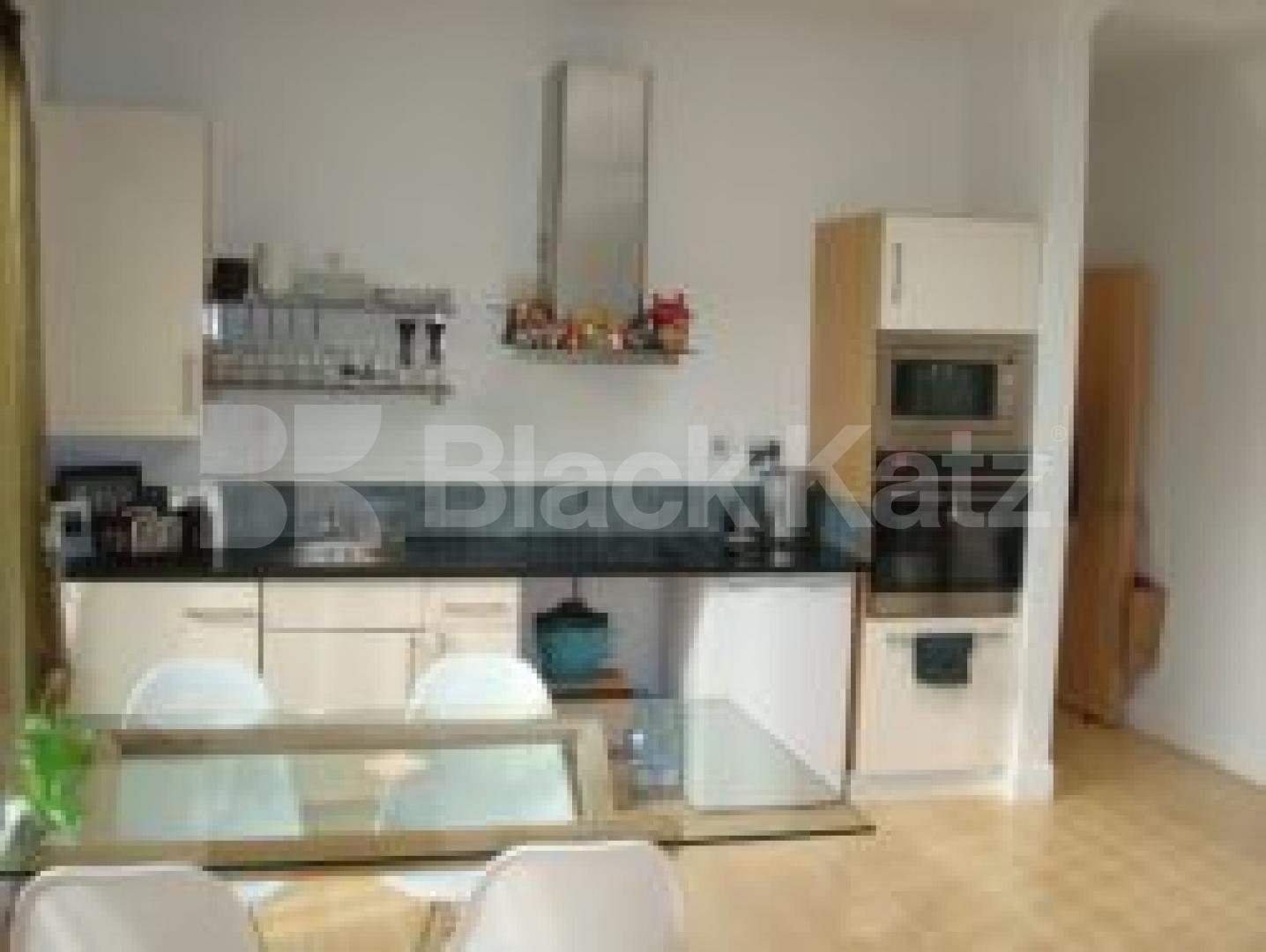 			Amazing!!! Must see!!! Get a viewing NOW!!!!!!!, 1 Bedroom, 1 bath, 1 reception Flat			 Collison Place, Stoke Newington