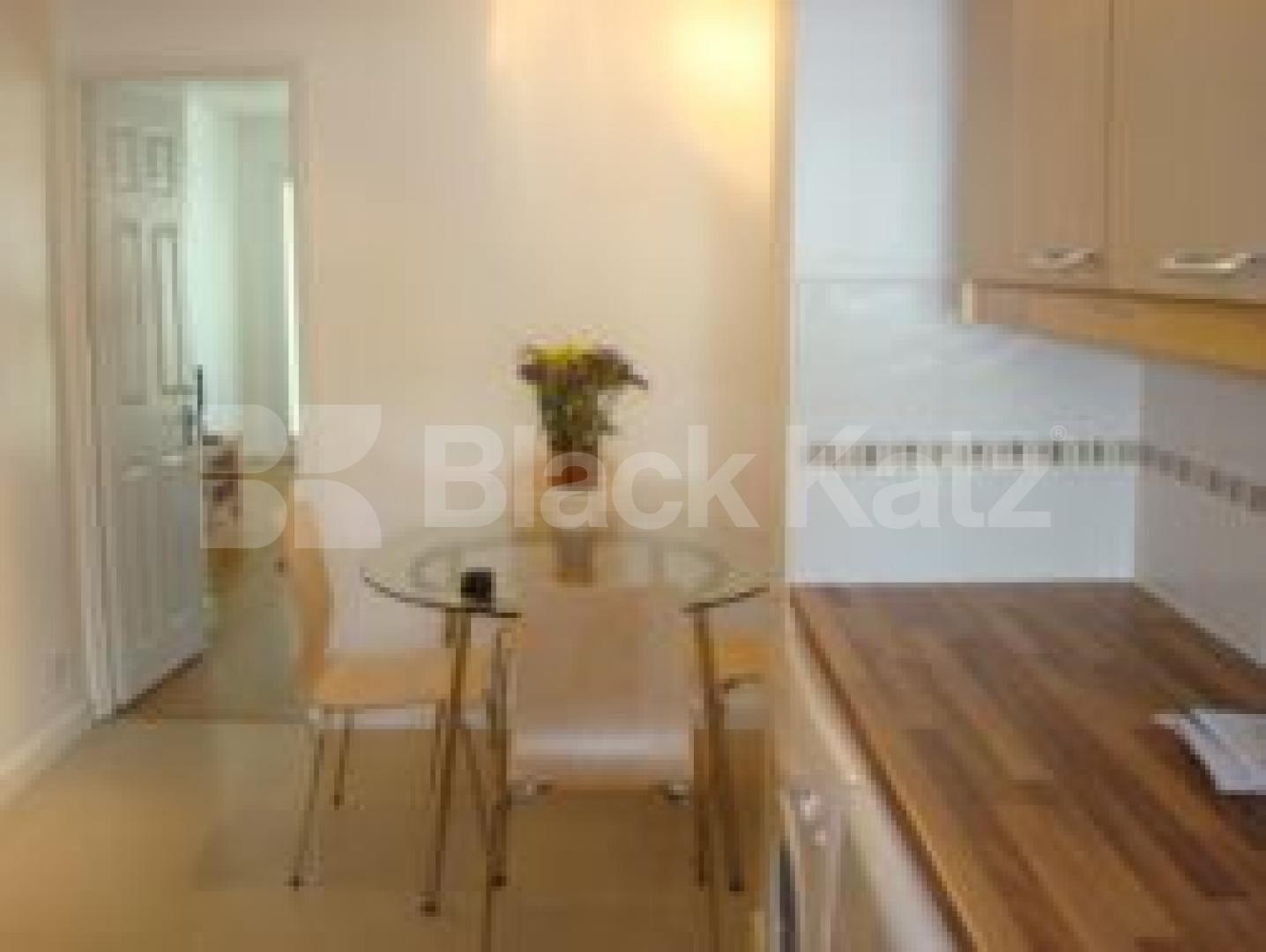 			MUST SEE !!!!!!!, 2 Bedroom, 1 bath, 1 reception Terraced House			 Spondon Road, Seven Sisters