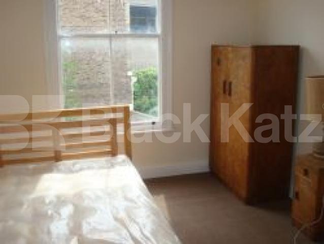 			4 Bedroom, 1 bath, 1 reception House			 Thane Villas, FINSBURY PARK