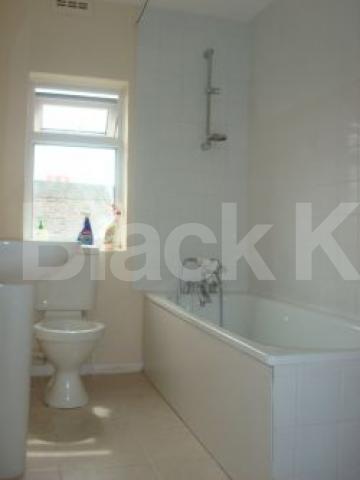 			4 Bedroom, 1 bath, 1 reception House			 Thane Villas, FINSBURY PARK