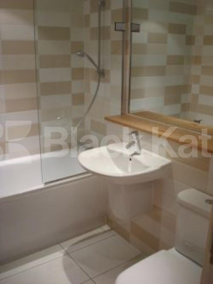 			NEW INSTRUCTION / VIEWINGS A MUST!!!!!, 1 Bedroom, 1 bath, 1 reception Apartment			 The Old school, Urban 7, Drayton park / Holloway