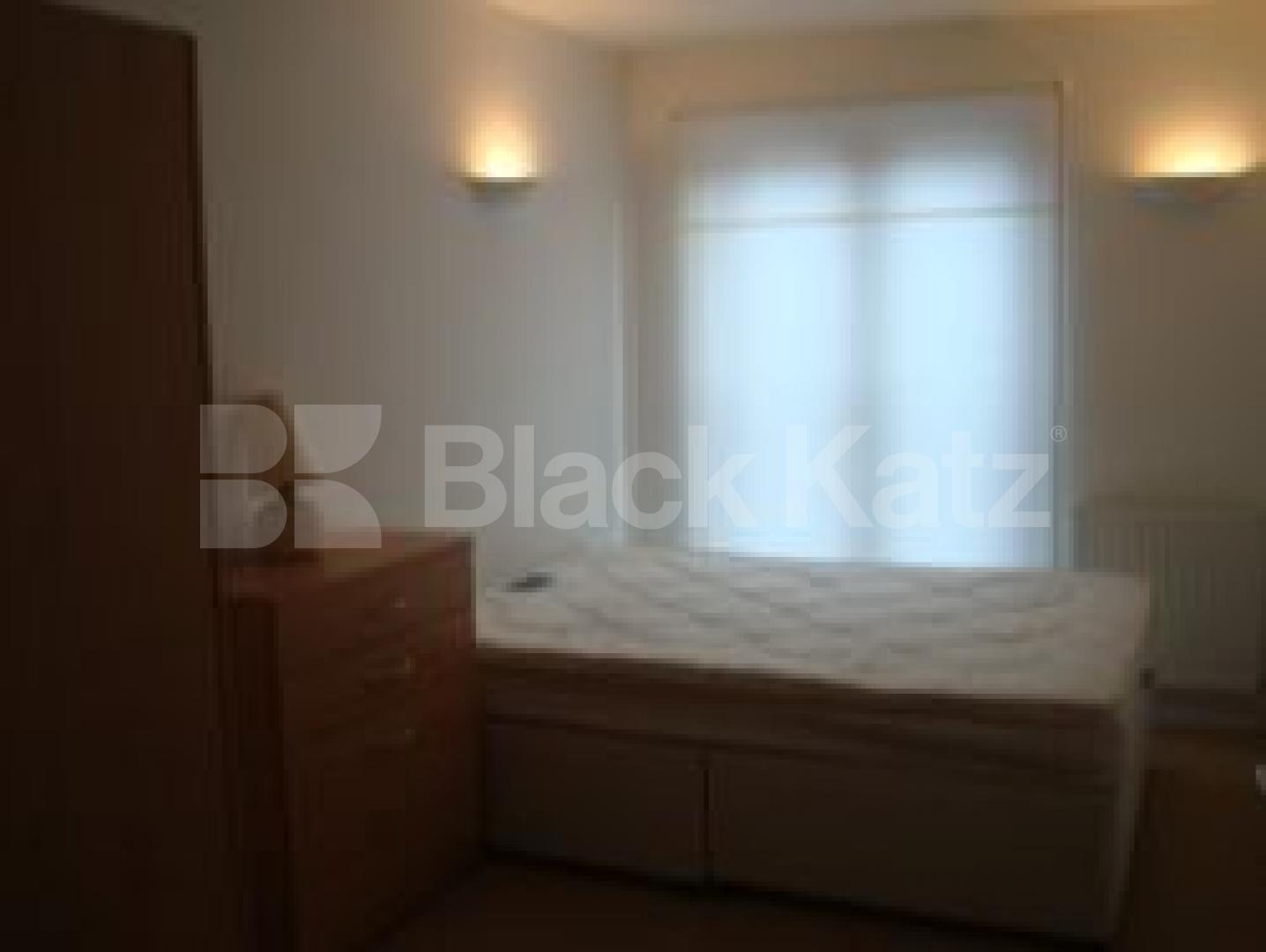 			New instruction/Roof Terrace, 2 Bedroom, 1 bath, 1 reception Flat			 Barnsbury Grove, ISLINGTON/BARNSBURY N7