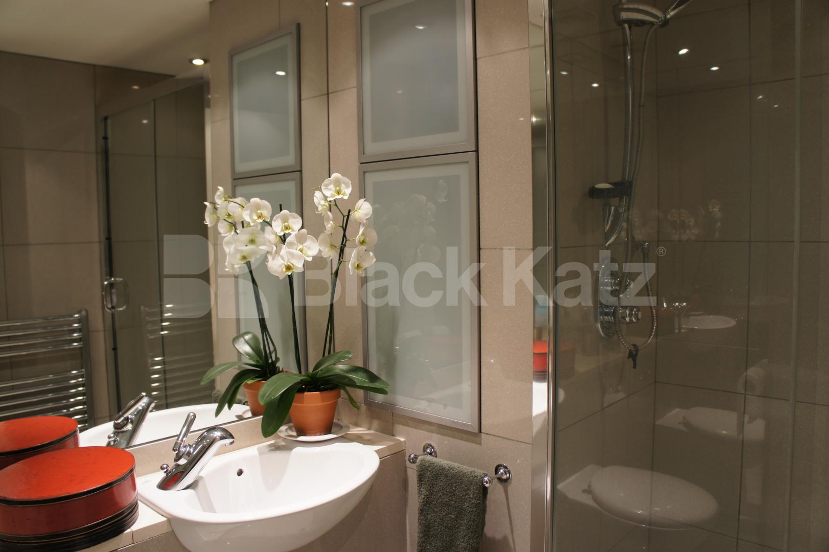 			NEW INSTRUCTION, 1 Bedroom, 1 bath, 1 reception Flat			 Warrington Gardens, WARWICK AVENUE