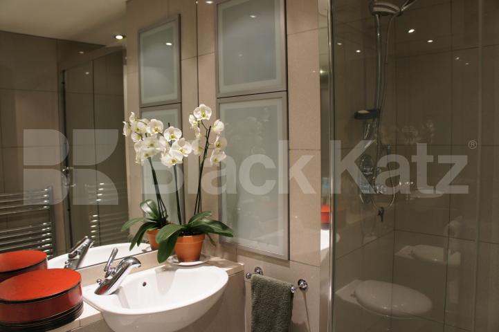 			NEW INSTRUCTION, 1 Bedroom, 1 bath, 1 reception Flat			 Warrington Gardens, WARWICK AVENUE