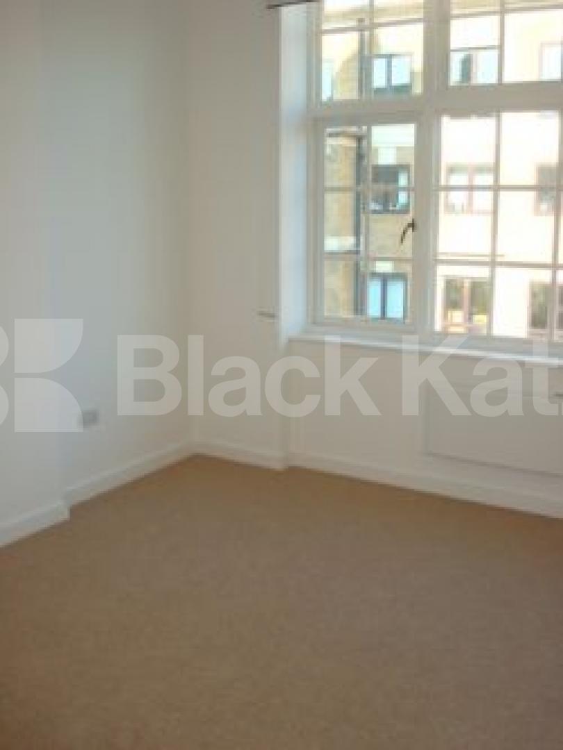			NEW INSTRUCTION, 1 Bedroom, 1 bath, 1 reception Flat			 Islington High Street, Angel