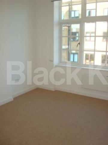 			NEW INSTRUCTION, 1 Bedroom, 1 bath, 1 reception Flat			 Islington High Street, Angel