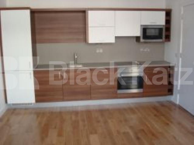 			NEW INSTRUCTION, 1 Bedroom, 1 bath, 1 reception Flat			 Islington High Street, Angel