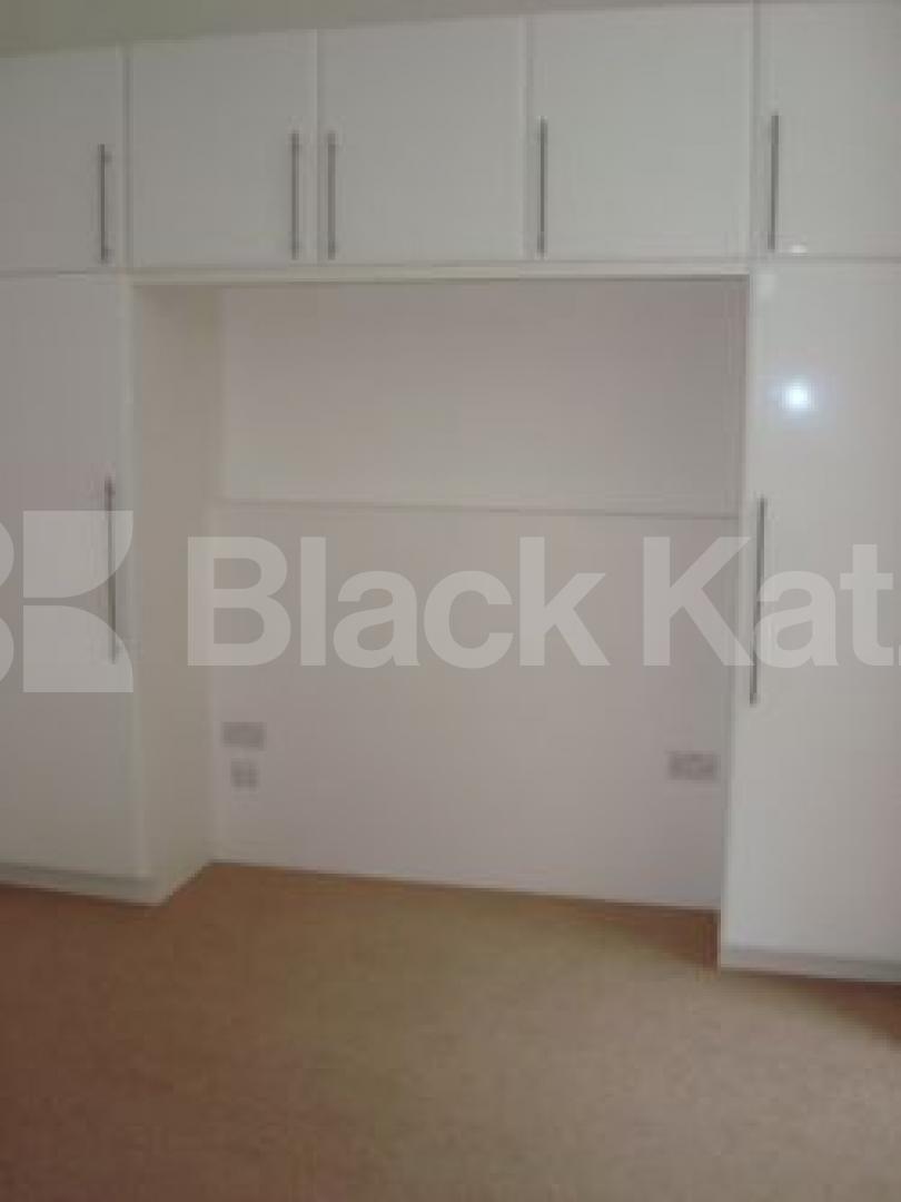 			NEW INSTRUCTION, 1 Bedroom, 1 bath, 1 reception Flat			 Islington High Street, Angel