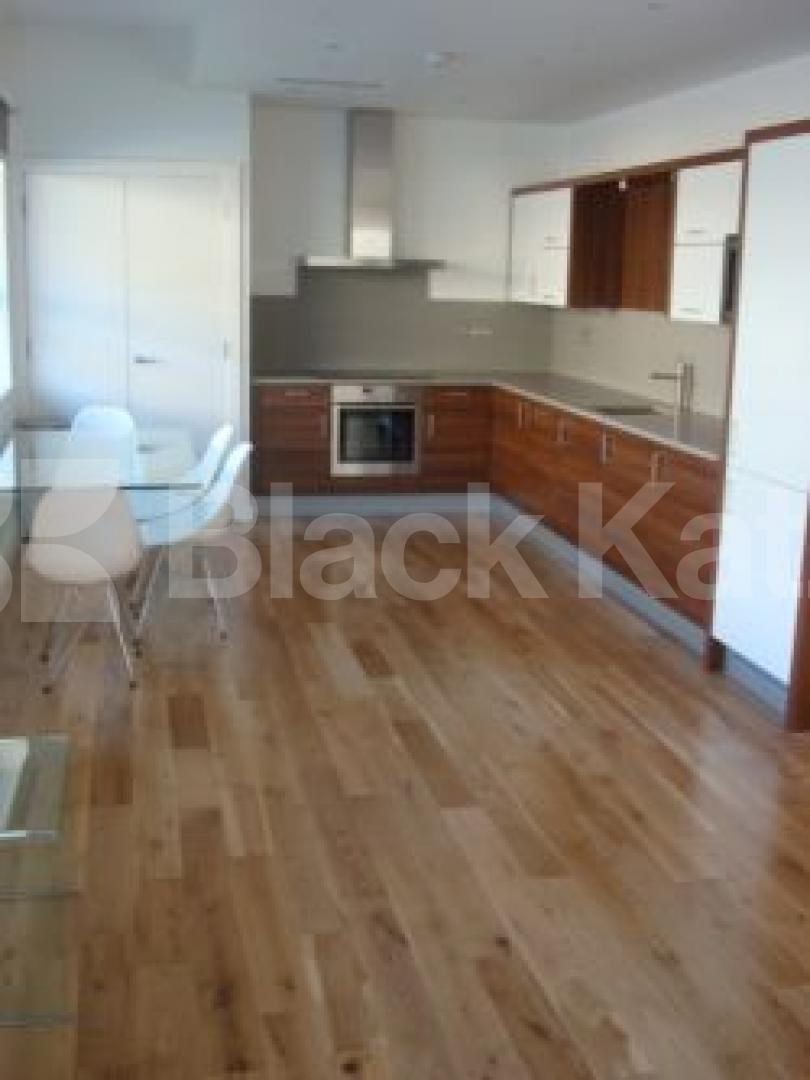 			New instruction, 2 Bedroom, 1 bath, 1 reception Flat			 Islington High Street, Angel