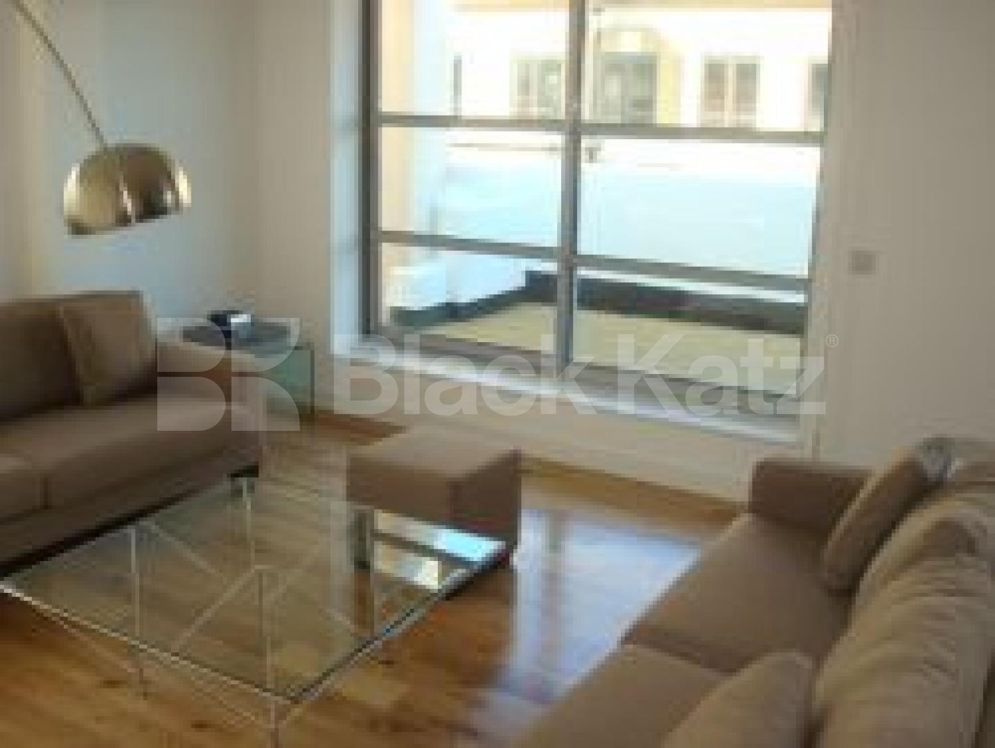 			New instruction, 2 Bedroom, 1 bath, 1 reception Flat			 Islington High Street, Angel