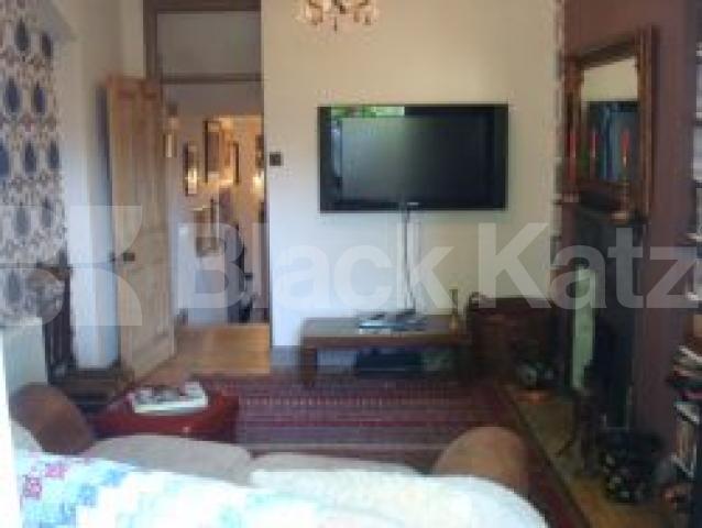 			NEW INSTRUCTION / VIEWINGS A MUST!!!!!, 2 Bedroom, 1 bath, 1 reception Ground Floor Flat			 Mountview Road, Crouch Hill