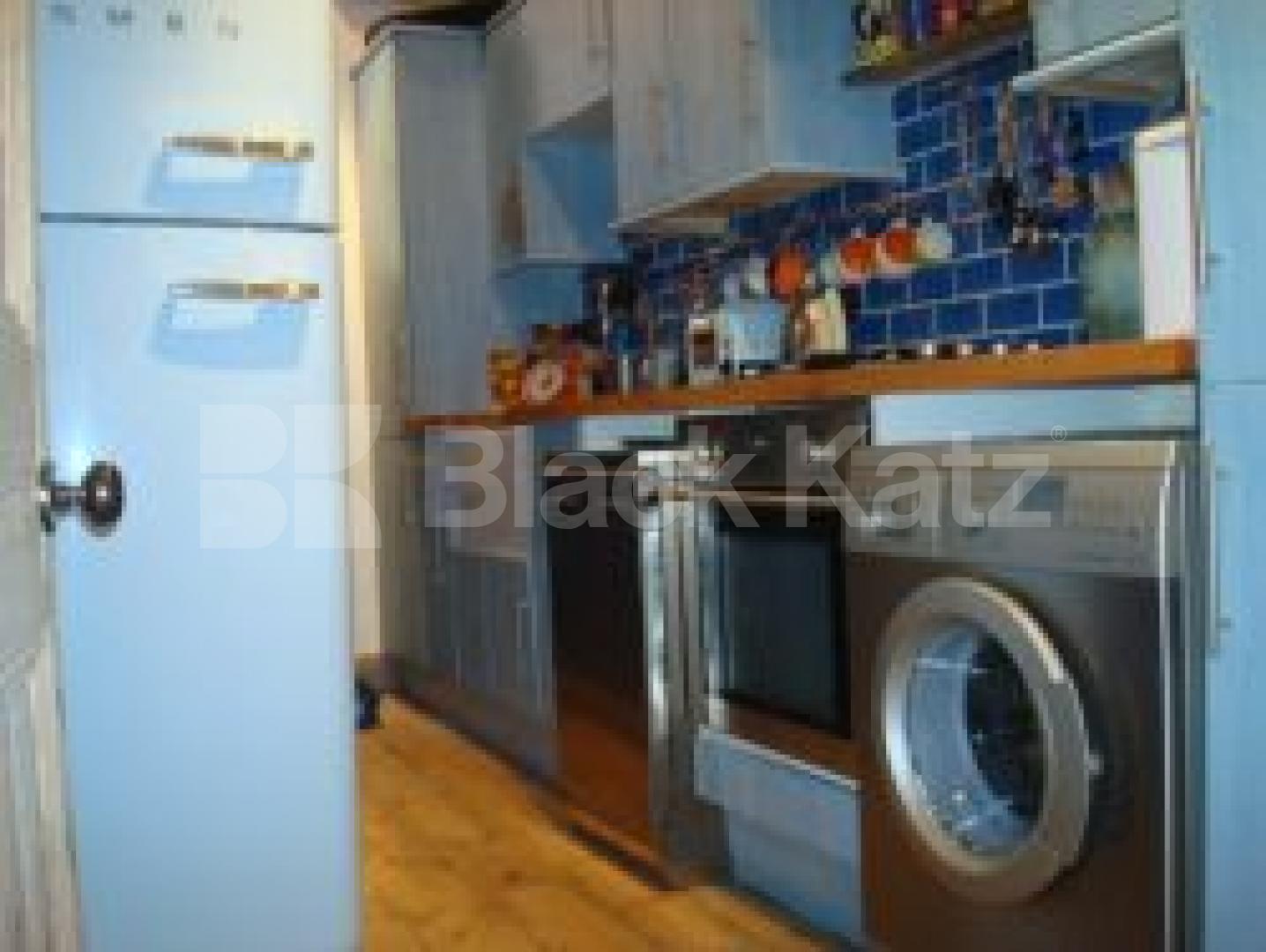 			NEW INSTRUCTION / VIEWINGS A MUST!!!!!, 2 Bedroom, 1 bath, 1 reception Ground Floor Flat			 Mountview Road, Crouch Hill