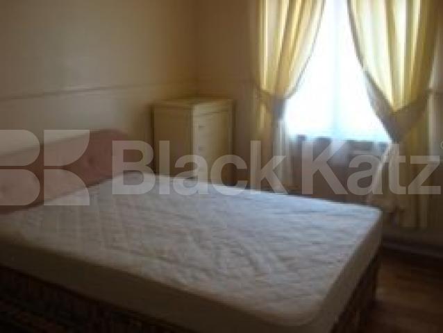 			Overlooking Canal, 2 Bedroom, 1 bath, 1 reception Flat			 Baltic Place, Islington