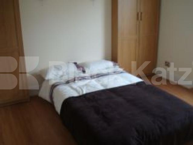 			LARGE HOUSE WITH GARDEN, 4 Bedroom, 1 bath, 1 reception Terraced House			 Downham Road, Islington