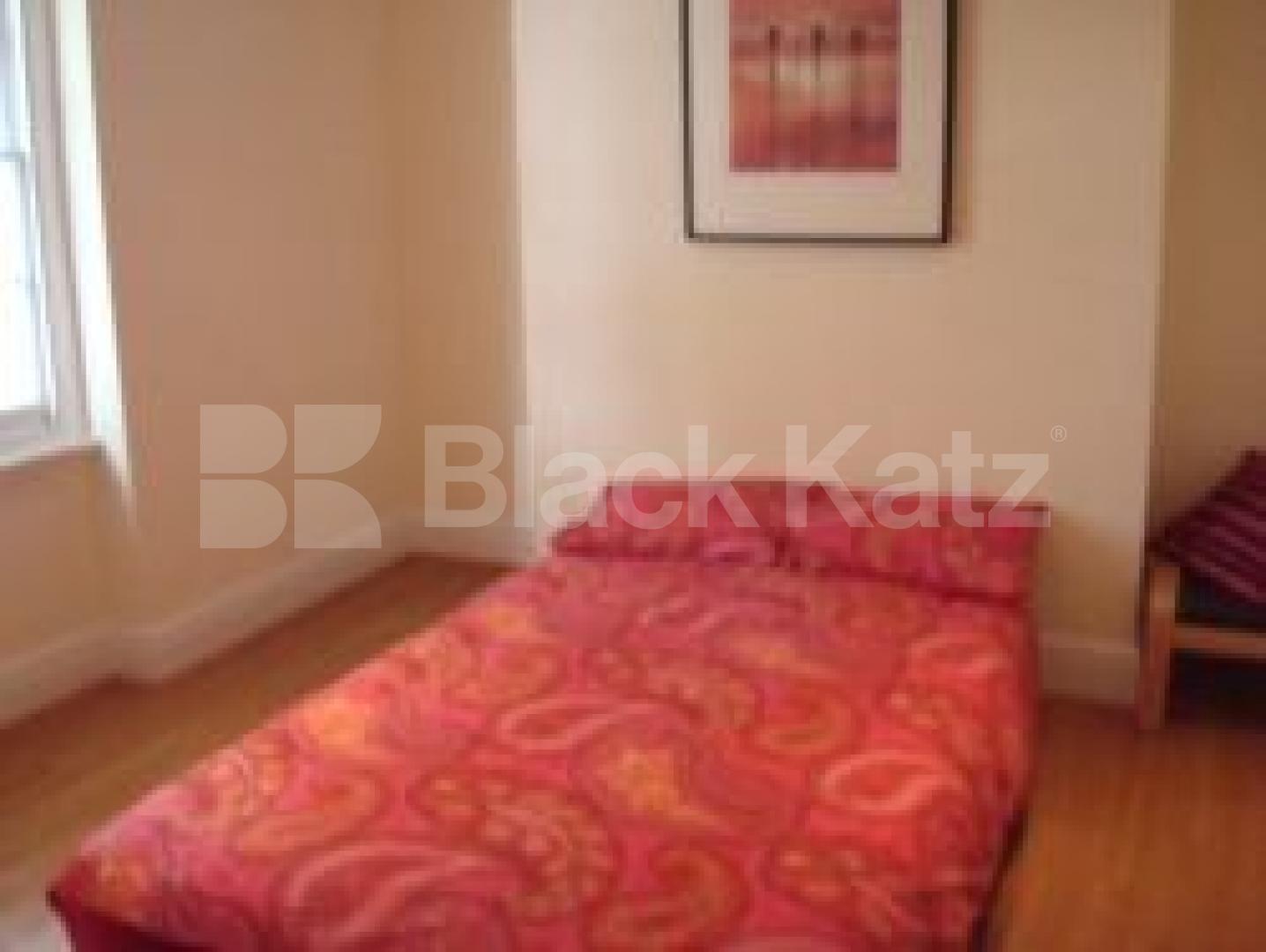 			LARGE HOUSE WITH GARDEN, 4 Bedroom, 1 bath, 1 reception Terraced House			 Downham Road, Islington